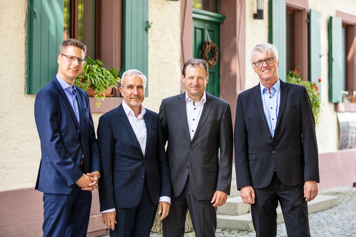 Beantworteten die Fragen der Presse: Holger Löbbert, Franz Utz, Ewald Glaser, Hermann Frey (von links nach rechts, Foto: Ralf Peter für ZG Raiffeisen)